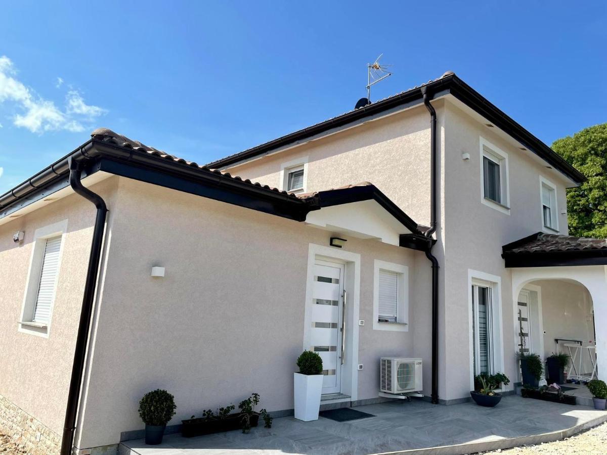Villa Zonta Apartment Maremi With Private Jacuzzi Buje Exteriér fotografie